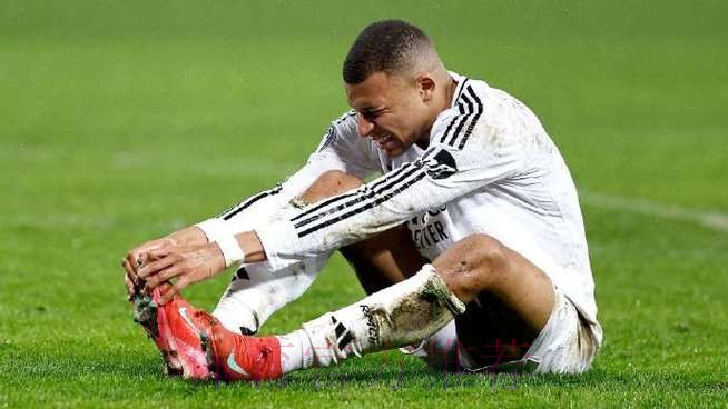 姆巴佩右脚踝轻微扭伤 原则上不影响出战国王杯 姆巴佩右脚踝轻微扭伤 原则上不影响出战国王杯